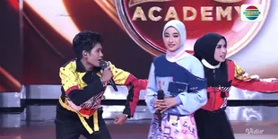 Potret Valen Rayu Peserta Audisi Dangdut Academy 8, Mila Cemburu Bukan Main!