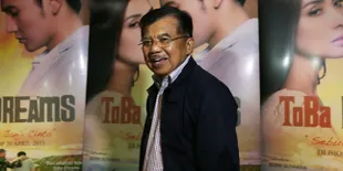 Potret Wapres Jusuf Kalla Nonton Bareng Film 'TOBA DREAMS' 