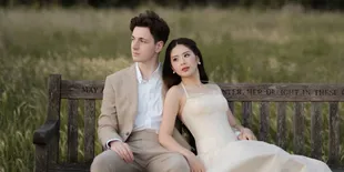 Prewedding Jennifer Christie 'Cici' dan Mas Bule di London Bikin Baper, Romantis di Padang Rumput
