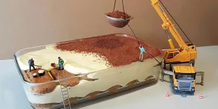 Pria Ini Membuat Miniatur Situasi Dengan Menggunakan Desserts!