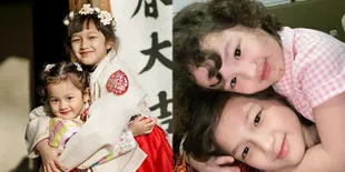 Punya Tipe Rambut Berbeda, 9 Potret Kompaknya Elea dan Sheva Putri Ussy Sulistiawaty yang Cantiknya Bak Boneka Korea