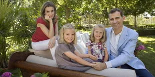 Ratu Letizia & Keluarga Kecilnya, Penuh Romantisme Manis