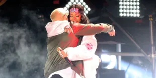 Rihanna dan Eminem Fantastis di MTV Movie Awards 2014