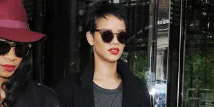 Rihanna Kembali Sebar Foto Bugil di Dunia Maya