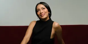 Rilis Album Baru, Dee Lestari Belajar Bikin Konten TikTok ke Teman
