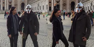 Rio Dewanto - Atiqah Hasiholan Mesra Tahun Baruan di Eropa