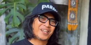 Robi Navicula Ceritakan Awal Mula Belajar Gitar dari Preman di Pos Kamling