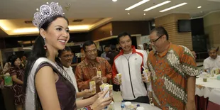 Saat Puteri Indonesia Ketahuan Makan & Minum Jamu, Masih Cantik?