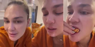 Sahur Sendirian, 8 Potret Luna Maya Nikmati Menu Sederhana dan Makan Pakai Tangan - Wajah Cantik Tanpa Makeup Curi Perhatian