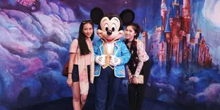 Santai Sejenak, Isyana Sarasvati Liburan di Shanghai Disneyland
