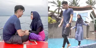 Satu Villa Full Disewa Semua, Intip 10 Potret Keseruan Bulan Madu Ria Ricis dan Teuku Ryan di Bali - Main di Kolam Renang yang Luas dan Nikmatin Pemandangan Laut
