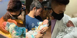 Sayang Anak, Ini 8 Potret Rizki Terpesona dengan Baby Syaki yang Makin Gemas dan Ganteng 