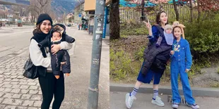 Sebut Dirinya Bunda, 8 Potret Ayu Ting Ting Momong Bayi Keponakannya - Sudah Kayak Anak Sendiri Digendong Pakai Hipseat