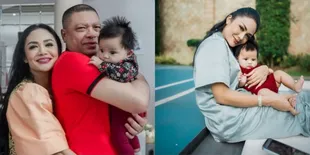Senang Disapa dengan Sebutan Gemmi, Intip 7 Potret Krisdayanti yang Sedang Menggendong Baby Ameena - Transformasi Ameena dari Bayi Hingga Balita