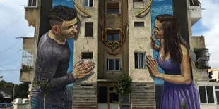 Seniman Asal Bali Membuat Gedung Biasa Jadi Hidup Dengan Mural