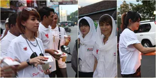 Serunya Dewi Dewi Bagi-Bagi Takjil Sambil Kampanye Untuk Prabowo