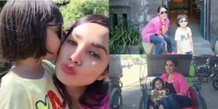 Serunya Girls Day Out Ala Ussy Sulistiawaty & Eleanor ke Cirebon