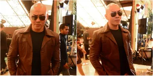 Soal Harga Naik, Deddy Corbuzier: Rokok Itu Pererat Persahabatan