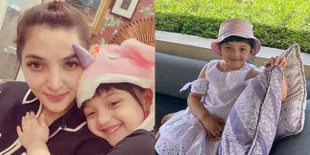 Sudah Berumur 5 Tahun - Jago Bergaya Bak Model, Ini 8 Potret Arsy Hermansyah yang Makin Mirip Ashanty
