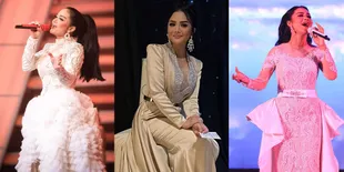 Sudah Jadi Nenek, 9 Potret Krisdayanti Sebagai Diva Indonesia yang Tak Pernah Pudar - Wariskan Bakat Pada Aurel dan Amora