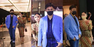 Sudah Punya 'Gandengan', Potret Yuni Shara Hadiri Acara Mengenang Ibu Ani Yudhoyono Bareng Buah Hati - Anak Lanang Gagah Serasa Bodyguard Pribadi