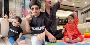 Sudah Tumbuh Besar, 8 Potret Baby Ameena Putri Atta dan Aurel yang Makin Pintar - Lucunya Saat Joget Sampai Nurut Dihukum Angkat Satu Kaki