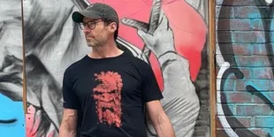 Sukses Memerankan Karakter Utama di 'REMINISCENCE', Yuk Intip 7 Potret Hugh Jackman Yang Selalu Fit Meski Usianya Sudah Setengah Abad