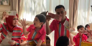 Sultan! Nagita Slavina dan Mama Rieta Bagi Angpau Lebaran, Nilainya Nyaris 1 Juta Per Orang