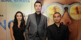Tak Diamuk, Si Cantik Annisa Rawles Malah Dipandu Raditya Dika