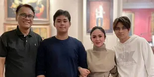 Tak Foya-Foya Meski Ibunya Kaya, Ini 6 Potret Perayaan Ulang Tahun Putra Yuni Shara Yang Digelar Sederhana di Rumah