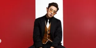 Tampan dan Misterius! Intip Penampilan Chanyeol EXO Ketika Memakai Pakaian Serba Hitam