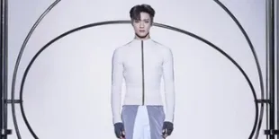 Tampil Bak Malaikat! Berikut 8 Potret Jeno NCT Ketika Memakai Pakaian Serba Putih