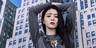 Tampil Cantik dan Karismatik, Yuk Intip Potret Terbaru Han So Hee Dalam Pemoretan Bersama LUCKY CHOUETTE!