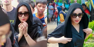 Tanpa Raffi Ahmad, Potret Nagita Slavina di Pemakaman Ibunda Jeje Govinda - Berikan Pelukan Menguatkan