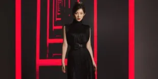 Terlihat Tampil Berkelas! Intip Potret Irene RED VELVET Kenakan OOTD Serba Hitam