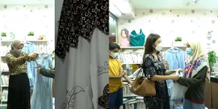 Toleransi Tinggi, Intip Potret Sarwendah Belikan Mukenah Baru Untuk Asisten Tercinta