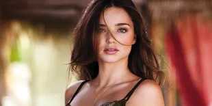 Totally Nude - Koleksi Foto Paling Panas Miranda Kerr