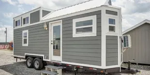 Nggak Ribet Kalau Pindahan, Rumah Ini Dibangun di Atas Truk