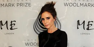 Uniknya Gaya Victoria Beckham Saat Makan