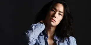 Potret Vanness Wu Pakai Kacamata dan Perhiasan Berlian di F FOREVER 2.0