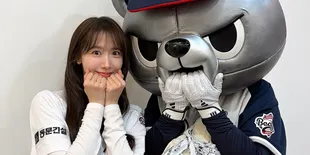 Yoona SNSD Lakukan First Pitch di Pertandingan Bisbol, Terakhir Kali Sudah 11 Tahun Lalu