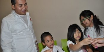 Denny Chandra dan Anak-Anak