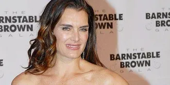 Brooke Shields Balik Lagi Lewat 'FURRY VENGEANCE'