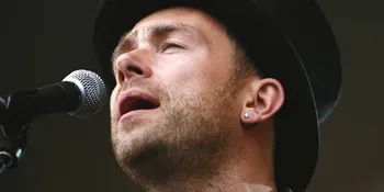 Gitaris Blur Tinggalkan Rumah Sakit Demi Pertunjukan Terakhir