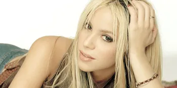 Shakira Pakai Kamus Untuk Bikin Lagu 