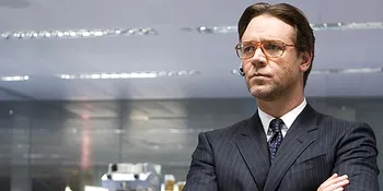 Russell Crowe Beli Mobil Buat Kru Film