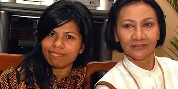 Daisy Fajarina Masturbasi di Depan Shaliha!