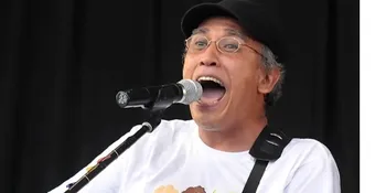 Gerimis, Konser Iwan Fals Tetap Meriah