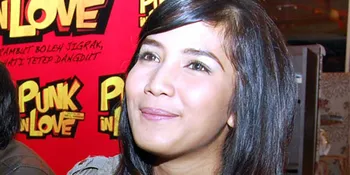 Aulia Sarah Berguling-Guling Dengan Pria Lain di Depan Pacar