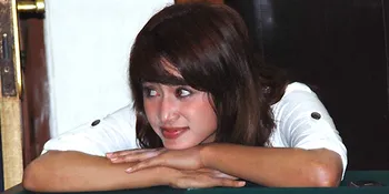 Luput Dari Sensor, Bagian Dada Dewi Perssik 'Nongol'